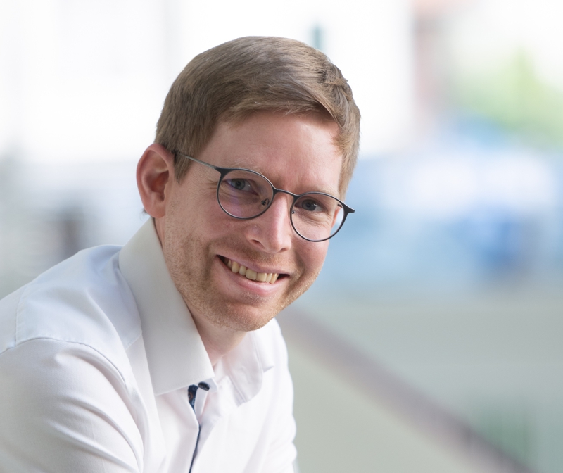 Thomas Zwerina während seiner Lesung am Tag der offenen Tür der SBS. Foto: SBS