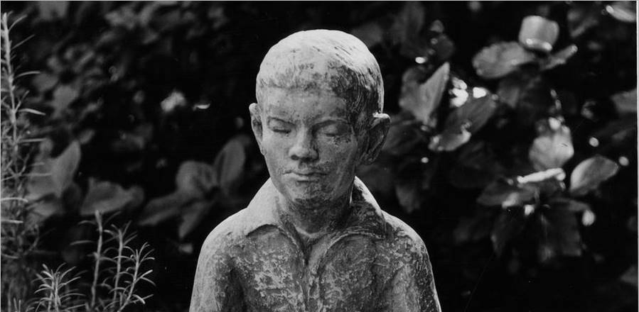 Statue von Louis Braille in Bermudas Garten der Blinden
